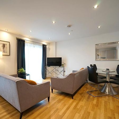 Modern 2 Bed Apartment With Juliet Balcony - Dhb Stays Leeds  Eksteriør billede